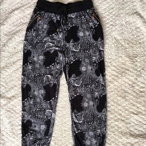 Graphic Joggers - size M